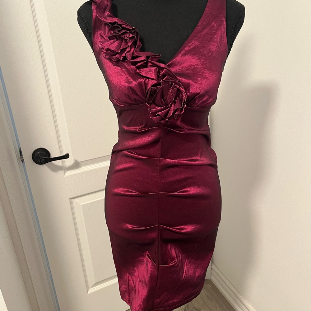 Elegant Deep Magenta Dress with Floral Accents